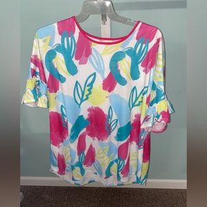 Ruffle sleeve top, bright graphic print size 2xl
